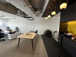 Gateway East (D7), Office #544178041